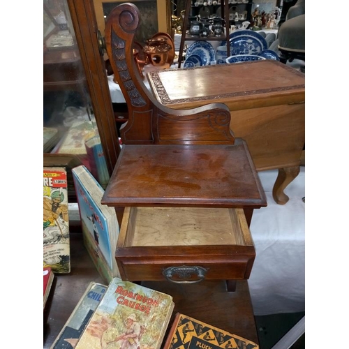 1256 - An Edwardian mahogany dressing table.
Collect Only.