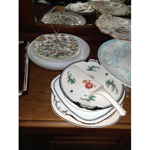 1267 - A good quantity of Victorian cake stands and Tazzas.