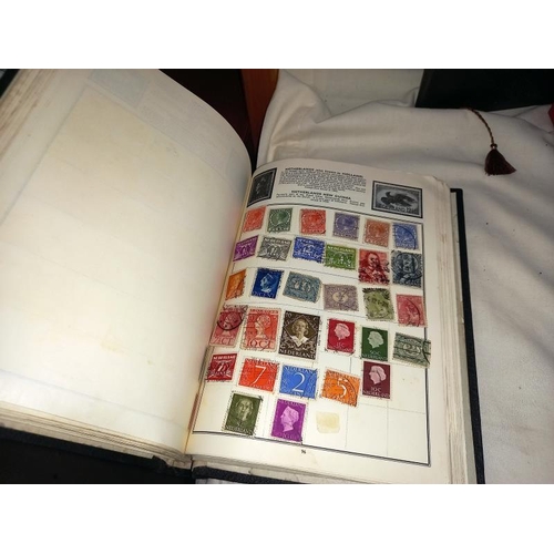 1277 - 5 old stamp albums with stamps