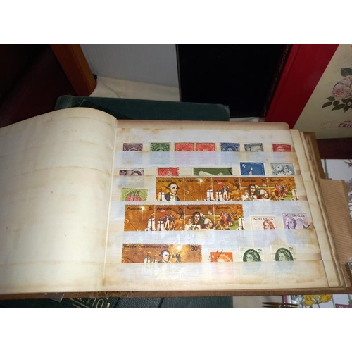 1277 - 5 old stamp albums with stamps