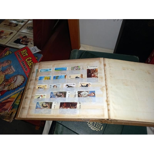 1277 - 5 old stamp albums with stamps