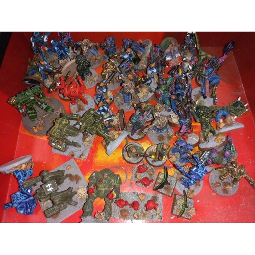 1340 - A good selection of war gaming figures including Games Workshop and Warhammer, D&G etc