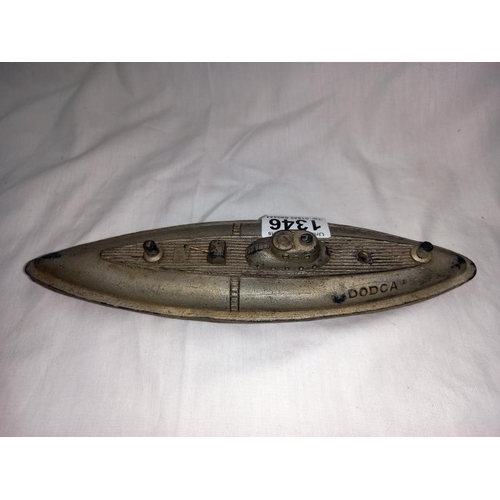 1346 - A pre war hard rubber toy of a WW1 submarine. Length 26cm