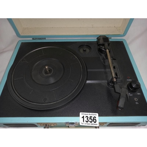 1356 - A Crosley cased record player