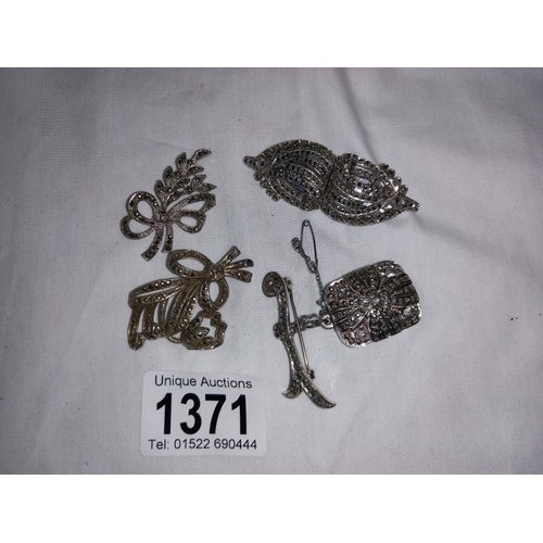 1371 - 4 good diamante items including 3 brooches, & 1 square musical box on brooch A/F