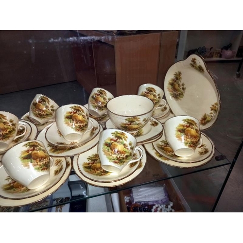 1388 - A large Country tea set, approximately 40 pieces.
Collect Only.