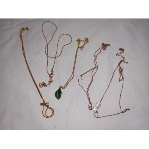 1414 - A selection of necklaces.