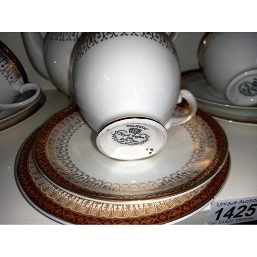 1425 - A good part tea set Majestic Royal Grafton, approximately 20 pieces