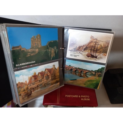 1448 - 6 albums of over 700 postcards