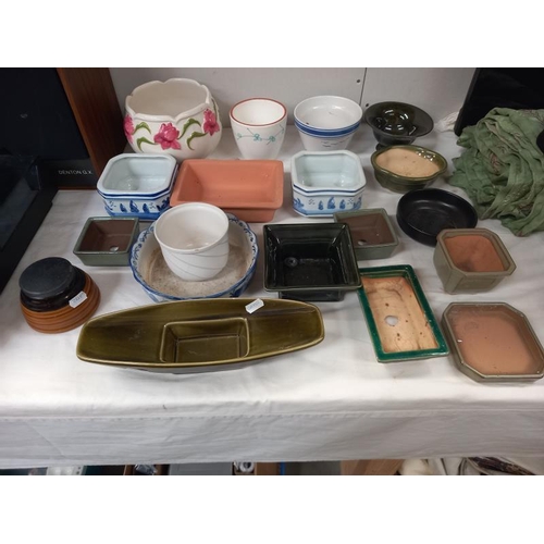 112 - A number of assorted ceramic dishes. COLLECT ONLY