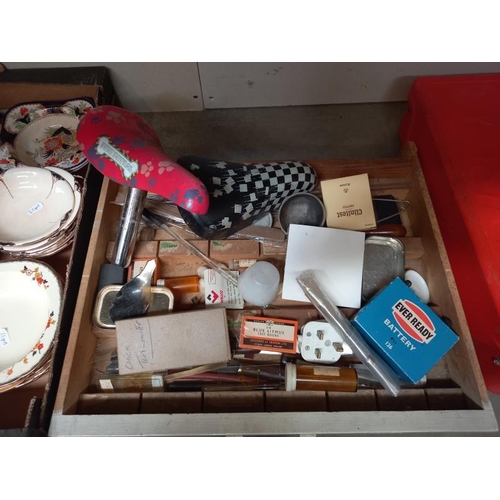 131 - A mixed lot of miscellaneous items