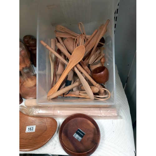 163 - Some wooden kitchen items