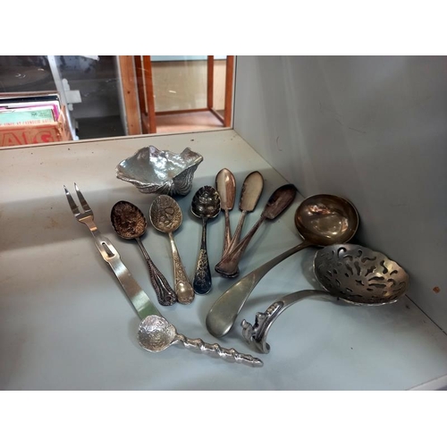 231 - A quantity of silver plate & white metal decorative items