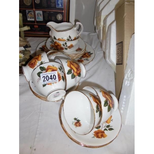 2040 - A Royal Vale bone china tea set.