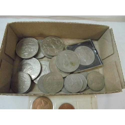 2126 - A mixed lot of coins including commemorative.