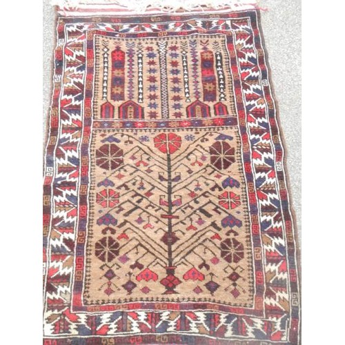 2196 - A red/beige rug