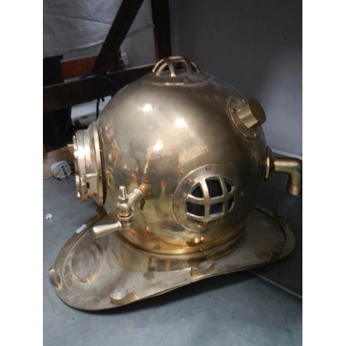 2433 - A late 20th century show piece brass diver's helmet.