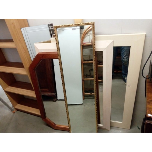 1039 - 6 framed mirrors of various sizes