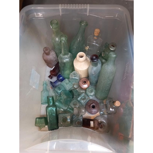 52 - A collection of antique & vintage bottles