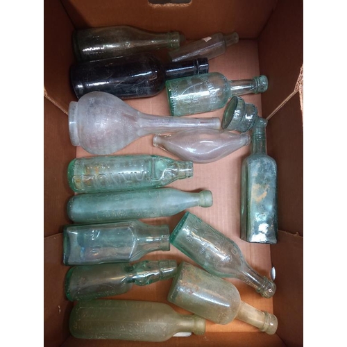 52 - A collection of antique & vintage bottles