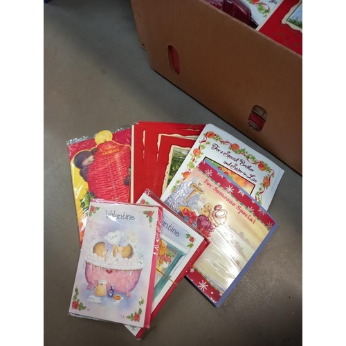 61 - A quantity of mixed Christmas cards & a quantity of mixed greeting cards etc.