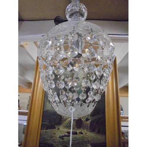 1588 - A crystal glass ceiling light.