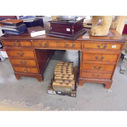 1622 - A large leather top partners desk, COLLECT ONLY.