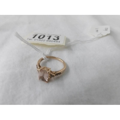 1013 - A yellow gold morganite and diamond ring, size M half, 2.7 grams.