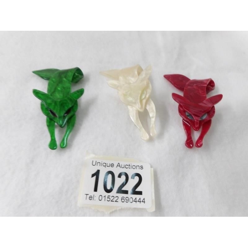 1022 - Three Leastein style fox brooches.