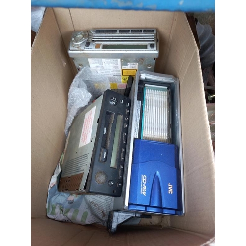 545 - A box of car radios & quantity of miscellaneous items