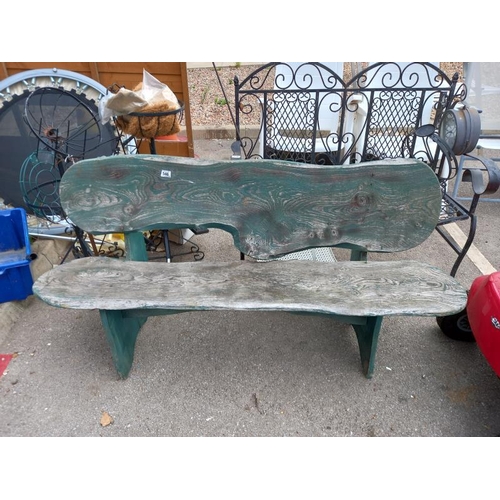 546 - A wooden garden bench. Collect Only