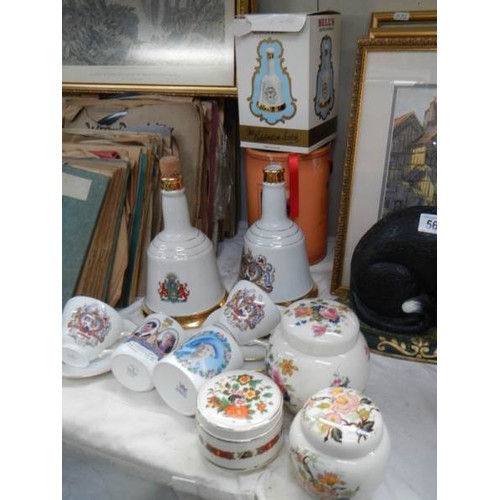 554 - A mixed lot of commemorative china etc,