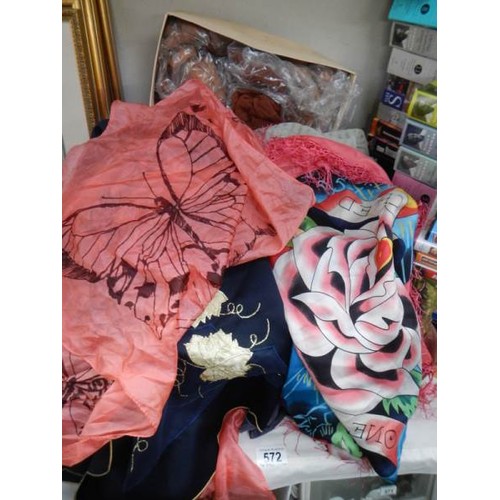 572 - A mixed lot of silk items.