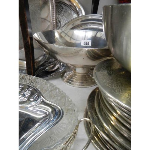 589 - A mixed lot of silver plate including a bowl.