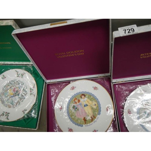 729 - A quantity of collector's plates.