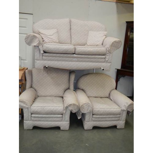 828 - A good clean 2 seater three piece suite, COLLECT ONLY.