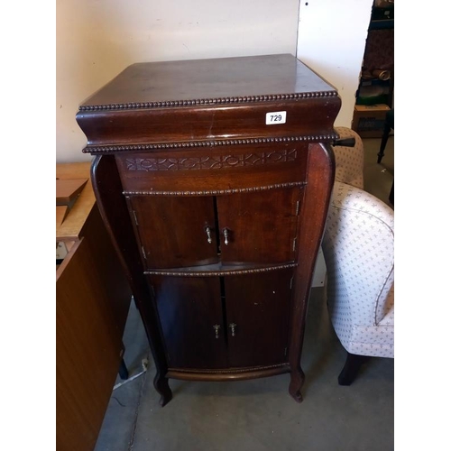 729 - A good free standing wind-up cabinet gramophone, COLLECT ONLY.