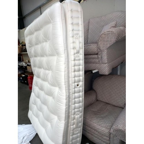 829 - A double mattress with attached soft cushioned topper
COLLECT ONLY