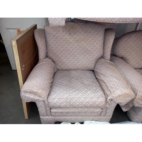 828 - A good clean 2 seater three piece suite, COLLECT ONLY.