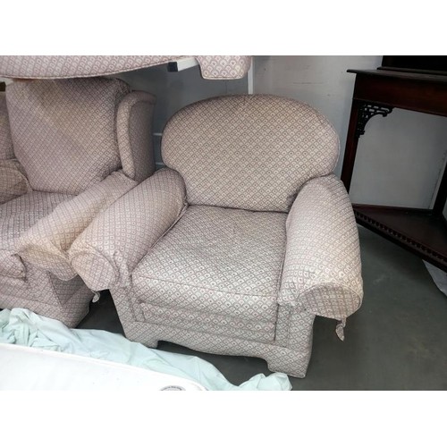 828 - A good clean 2 seater three piece suite, COLLECT ONLY.