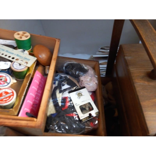 65 - A vintage sewing basket & contents