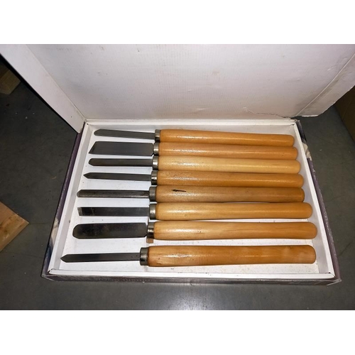 152 - A boxed Clarke 8 piece wood turning chisel set