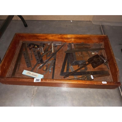 280 - A tray of vintage engineering tools.