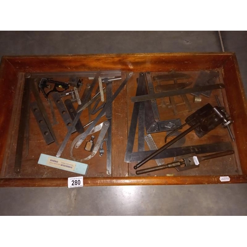 280 - A tray of vintage engineering tools.