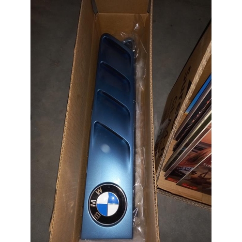 283 - 2 BMW Z3 wing side grills. Boxed, as new. Part No F3682838ZS.