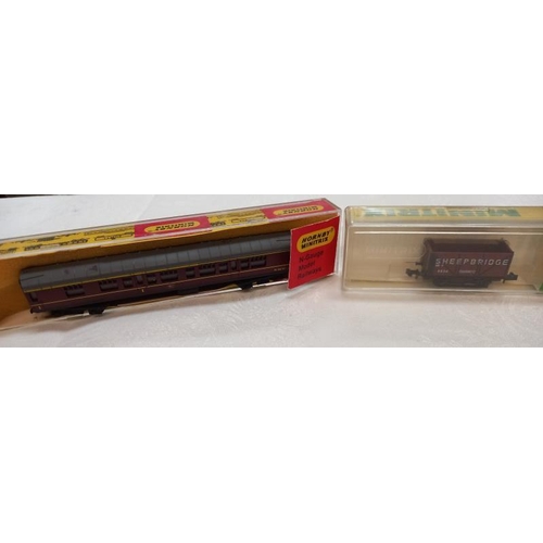 377 - A quantity of boxed N gauge goods wagons including Lima Hornby miniature etc.