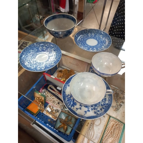 401 - A collection of blue and white china, some Chinese, some A/F.