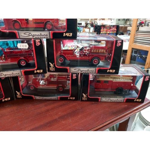 474 - 13 Road signature series 1:43 fire engine.