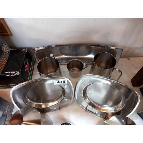 495 - A mixed lot of retro stainless steel kitchenalia items etc.