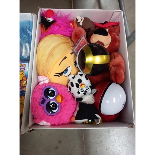 572 - A very good collection of Pokemon items, including toys, cards, Tu registered Plush toys etc